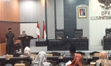Bupati Blitar Sampaikan Nota Keuangan Ranperda Perubahan APBD 2022